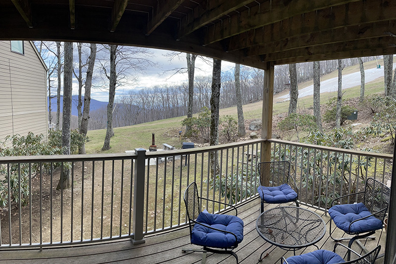 Eagles Court Ski In/Ski Out Condo