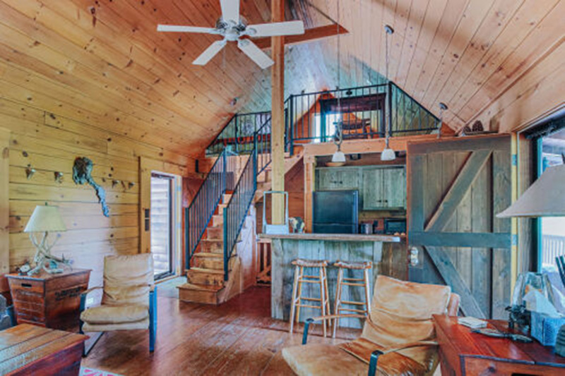 Bear Tracks Cottage Interior