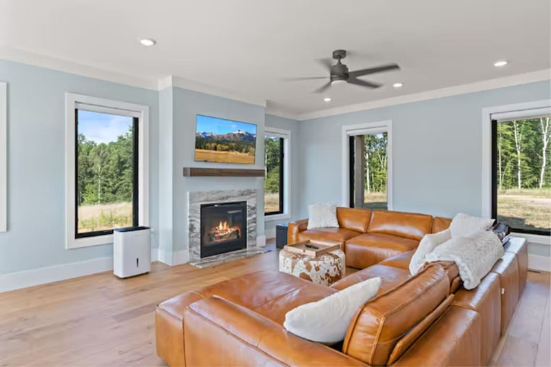 Kneeling Shepherd Interior