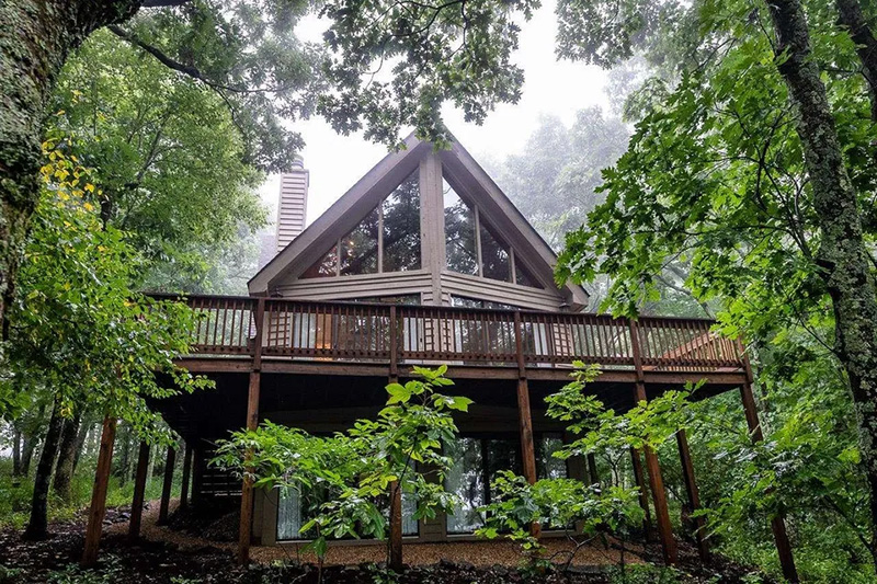 Top of The Mountain Hideaway