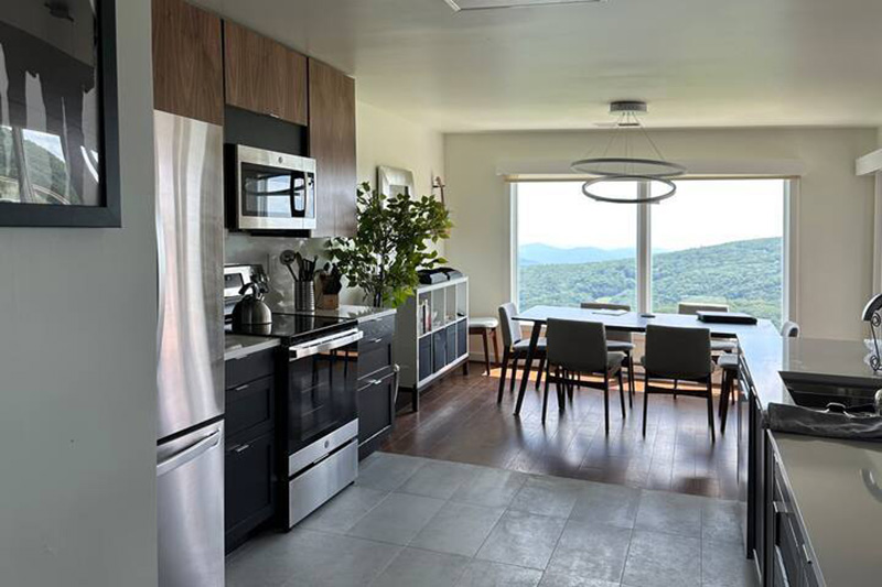 1639 Overlook Interior